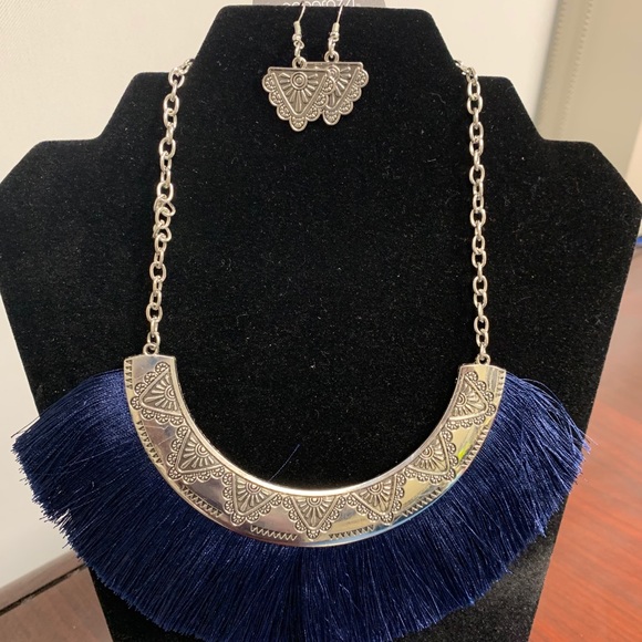 Welcome to Tiffany Jewelry Box by Paparazzi - Picture 4 of 9